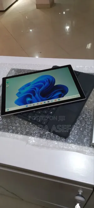 New Laptop Microsoft Surface Pro 5 16GB Intel Core I7 SSD 512GB
