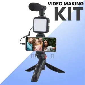 Ay 49 Vlogging Kit:Battery-Powered Convenience.