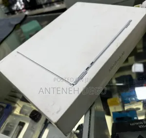 New Laptop Apple MacBook Air 2025 M4 13-Inch 16GB Apple M4 SSD 256GB