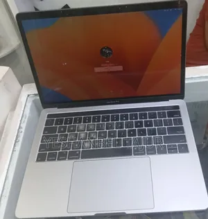 New Laptop Apple MacBook Pro 2017 16GB Intel Core I7 SSD 1T