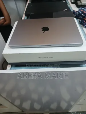 New Laptop Apple MacBook Air 2025 M4 15-Inch 16GB Apple M4 SSD 256GB