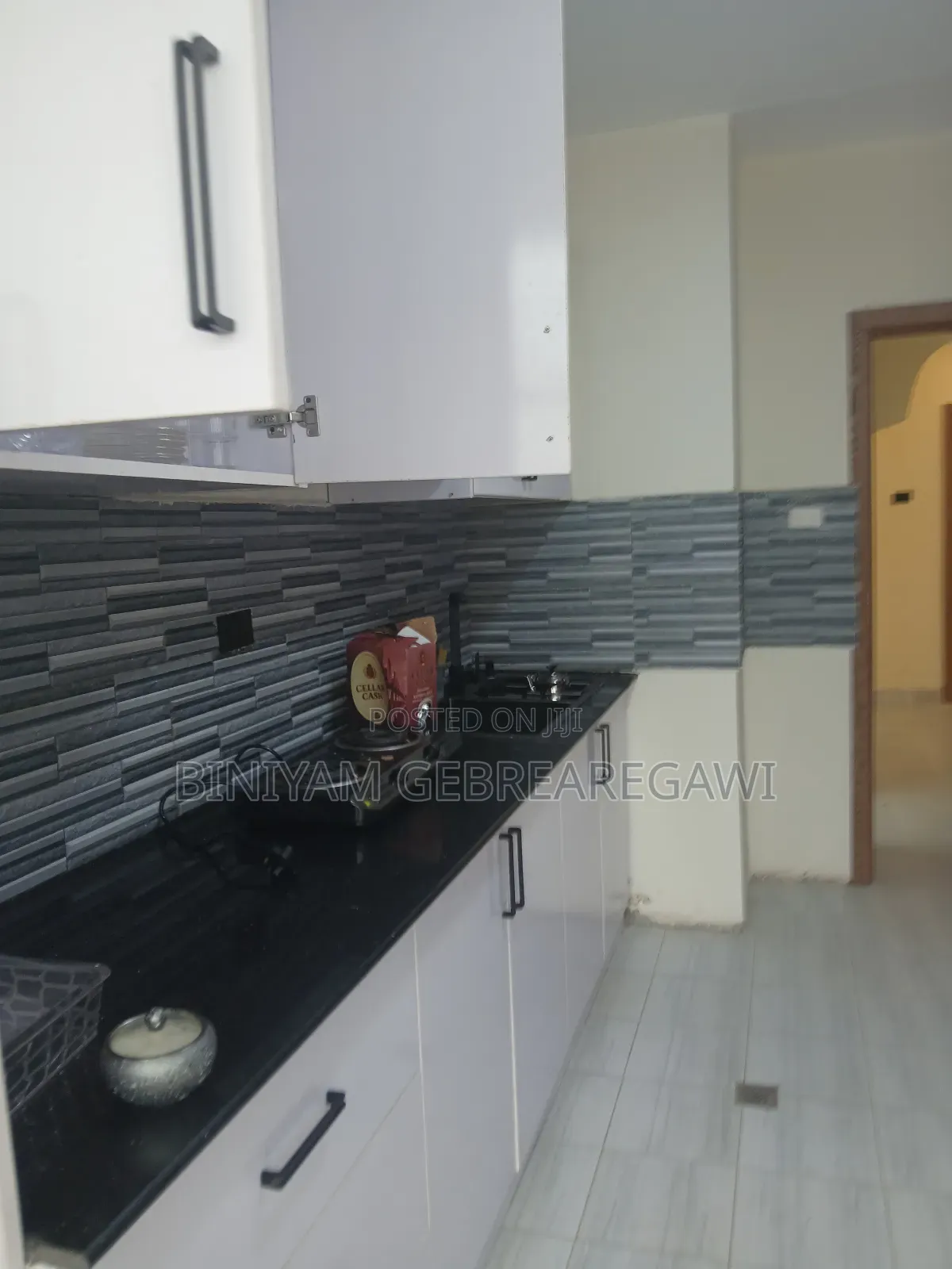 Furnished 1bdrm Apartment in Apartment, Yeka for rent