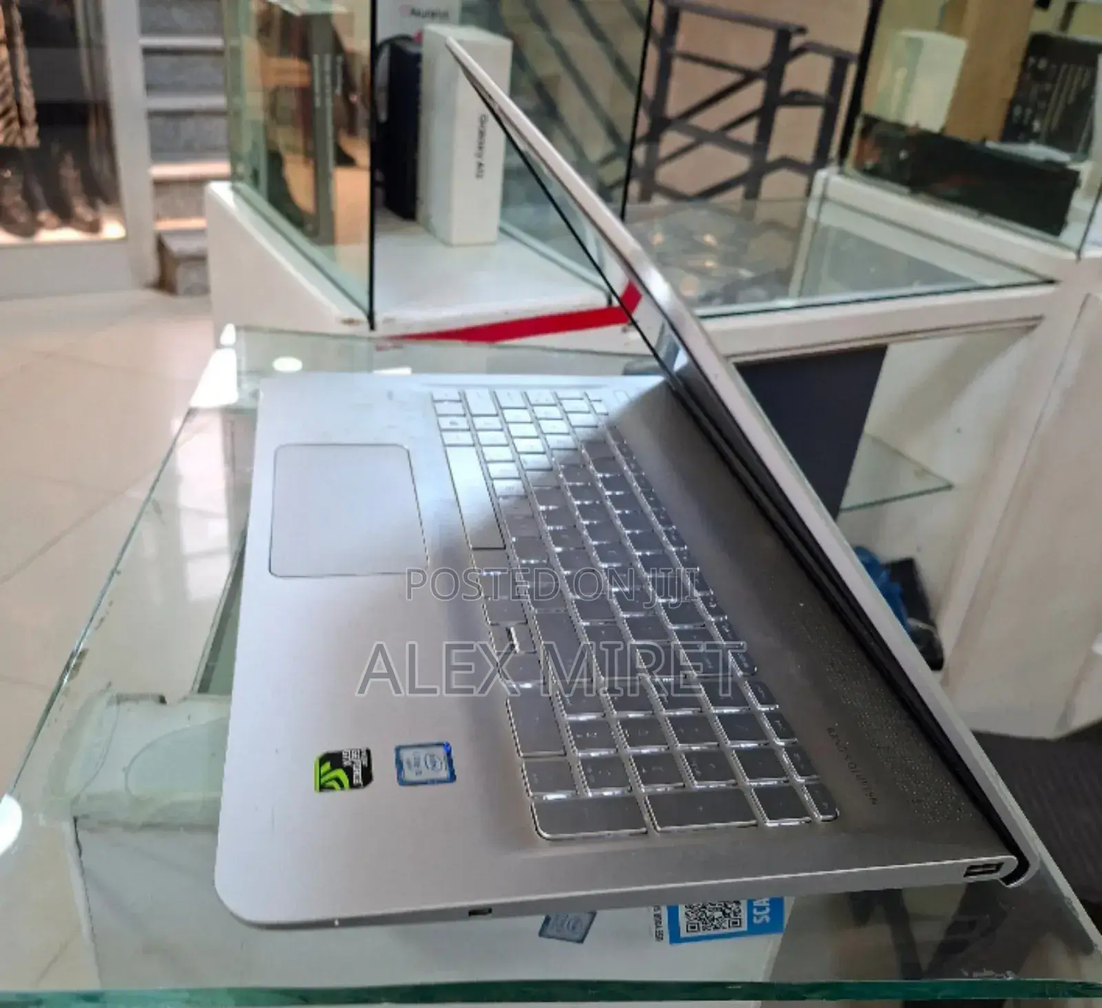 New Laptop HP Envy X360 12GB Intel Core I5 HDD 1T