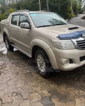 Toyota Hilux 2015 Silver