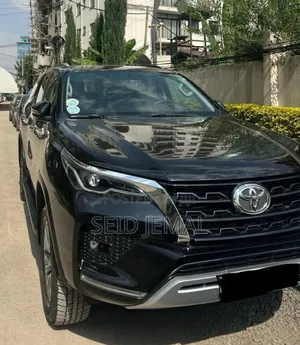 Toyota Fortuner 2023 Matt Black