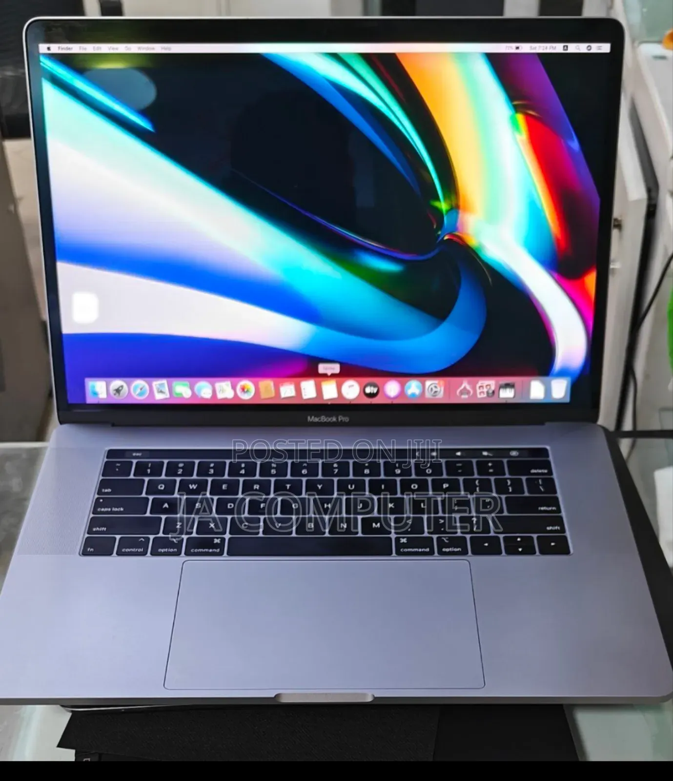 New Laptop Apple MacBook Pro 2019 32GB Intel Core I9 SSD 512GB