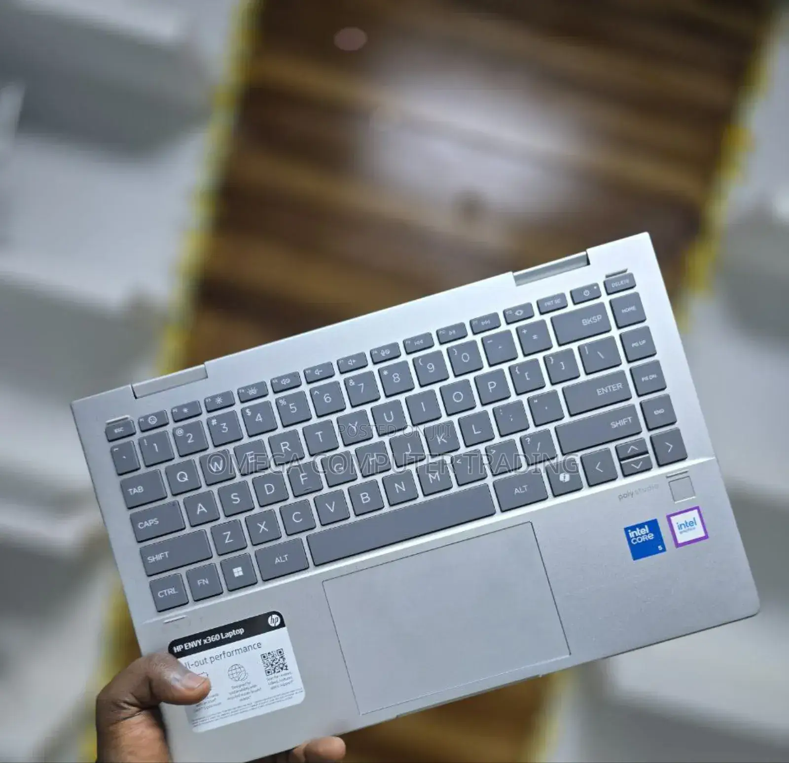 New Laptop HP Envy X360 8GB Intel Core i5 SSD 1T