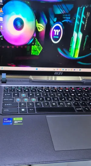 New Laptop MSI Vector 16 HX AI A2XWIG 16GB Intel Core I9 SSD 1T
