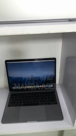 New Laptop Apple MacBook Pro 2017 8GB Intel Core I5 SSD 128GB