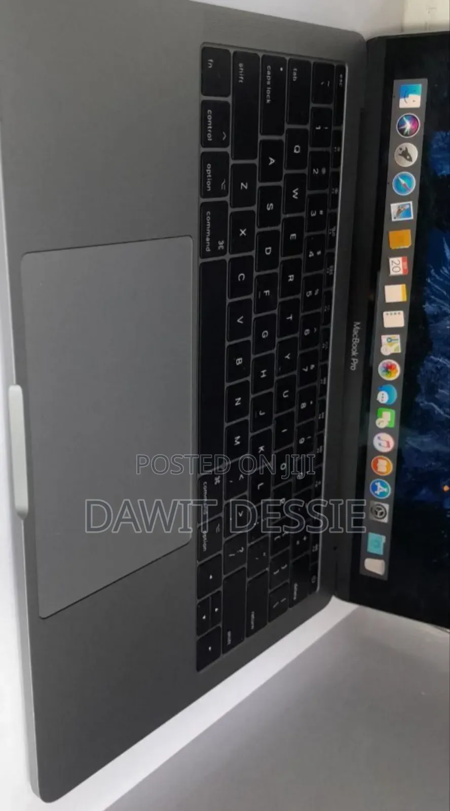 New Laptop Apple MacBook Pro 2017 8GB Intel Core I5 SSD 1T