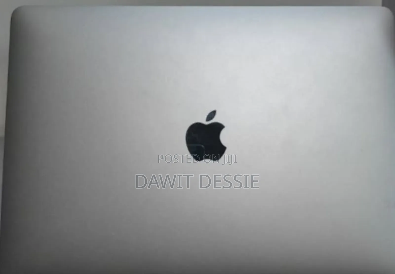 New Laptop Apple MacBook Pro 2017 8GB Intel Core I5 SSD 1T