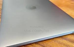 New Laptop Apple MacBook Pro 2017 16GB Intel Core I7 SSD 1T