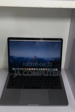 New Laptop Apple MacBook Pro 2017 8GB Intel Core I5 SSD 128GB