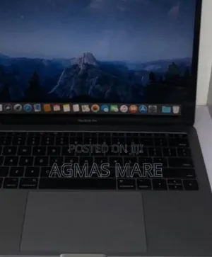 New Laptop Apple MacBook Pro 2017 8GB Intel Core I5 SSD 128GB