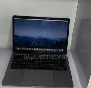 New Laptop Apple MacBook Pro 2017 8GB Intel Core I5 SSD 128GB