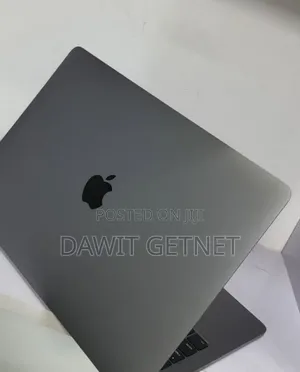 New Laptop Apple MacBook Pro 2017 8GB Intel Core I5 SSD 128GB