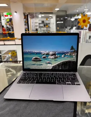 New Laptop Apple MacBook Air 2020 8GB Apple M1 SSD 256GB