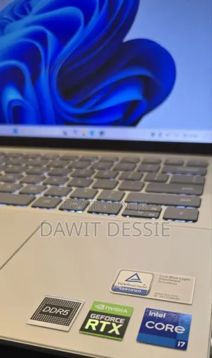 New Laptop Dell 16GB Intel Core i7 SSD 512GB