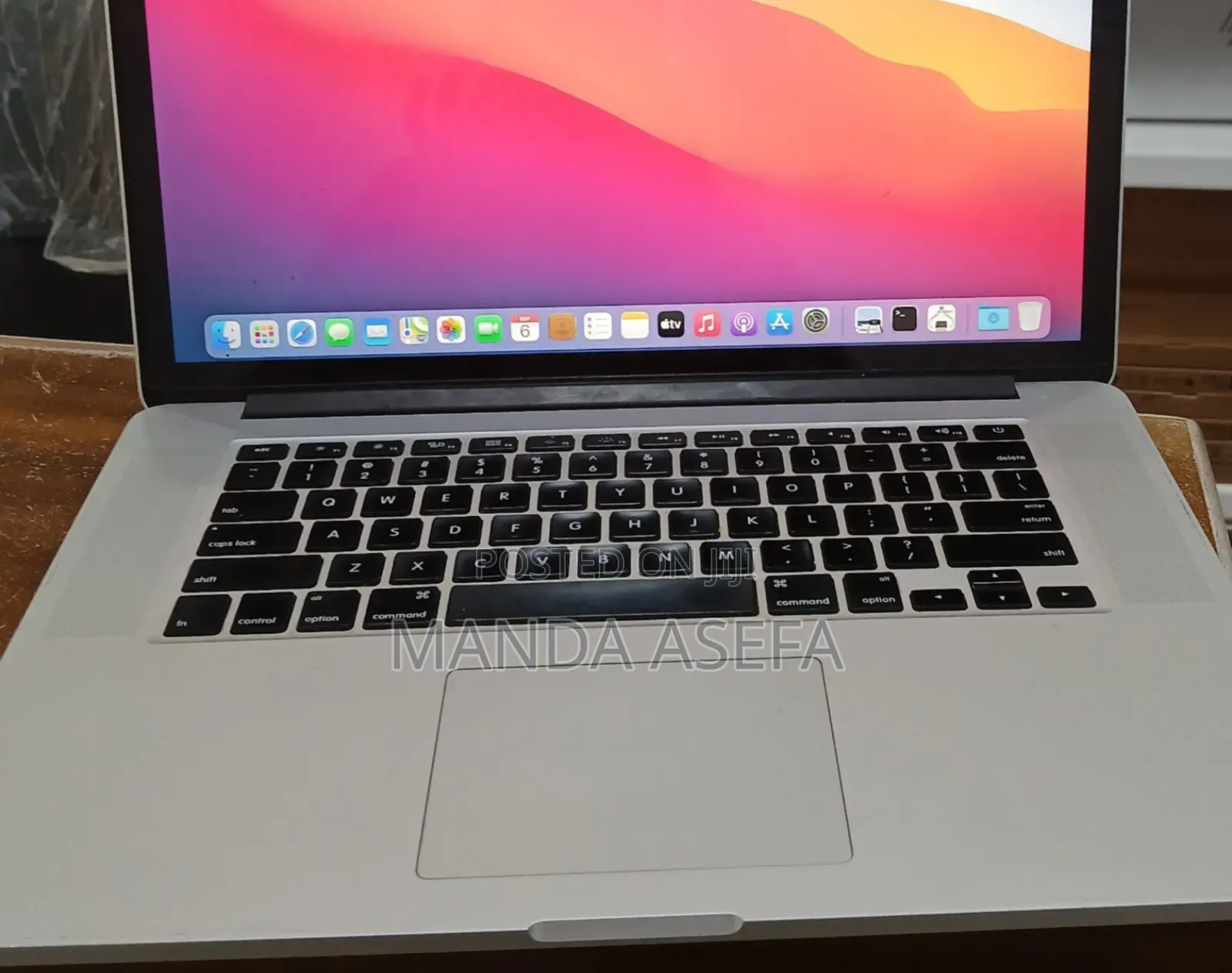 New Laptop Apple MacBook Pro 2015 16GB Intel Core i7 SSD 256GB