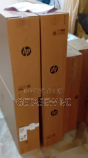 New HP 200 G4 22 All-in-One 8GB Intel Core i7 SSD 512GB
