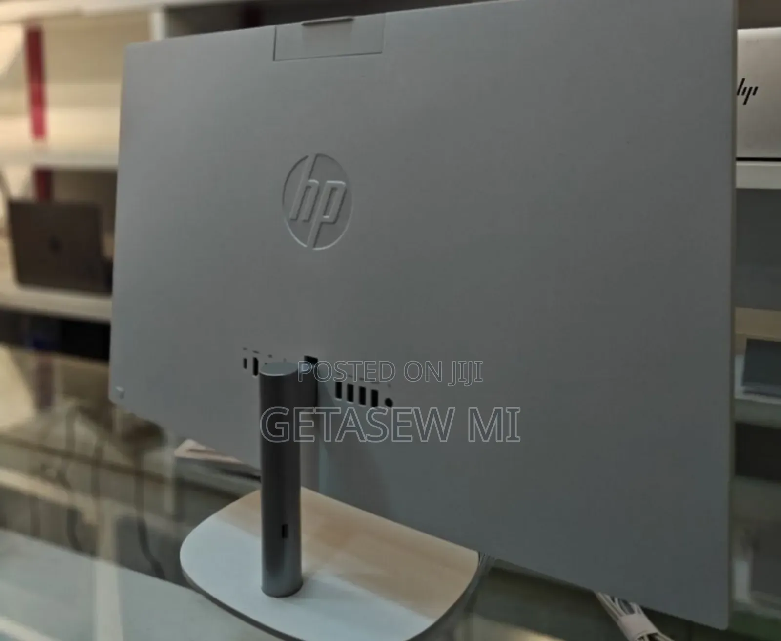 New HP 200 G4 22 All-in-One 8GB Intel Core i7 SSD 512GB