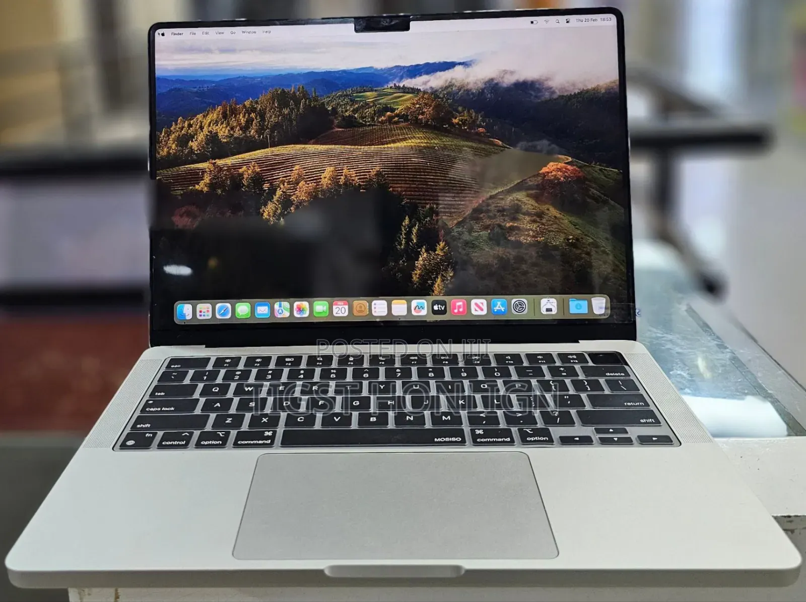 New Laptop Apple MacBook 8GB Apple M3 SSD 512GB