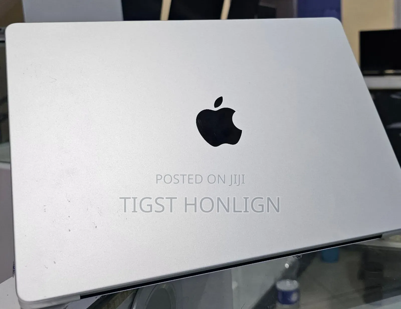 New Laptop Apple MacBook 8GB Apple M3 SSD 512GB