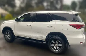 Toyota Fortuner 2.8 D AWD 2019 White