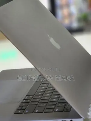 New Laptop Apple MacBook Pro 2017 16GB Intel Core I7 SSD 512GB