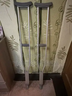 Aluminum Crutches (10 Pairs/Case)含~Crutchesμ፼provides Load-Bearing