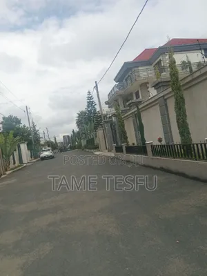 Furnished 10bdrm House in ሀያት ዞን, Bole for sale