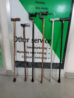 Folding Cane Is Lightweight Yet Sturdy, Supporting Up to 250 Pounds.