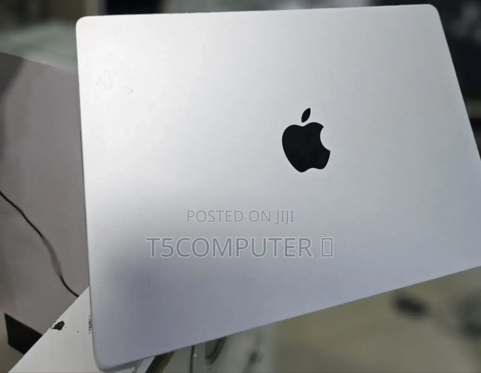 New Laptop Apple MacBook Pro 2023 M3 14-Inch 8GB Apple M3 Pro SSD 512GB