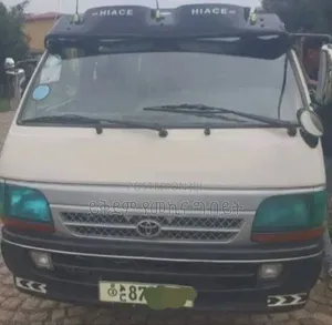 Toyota HiAce 2002 White