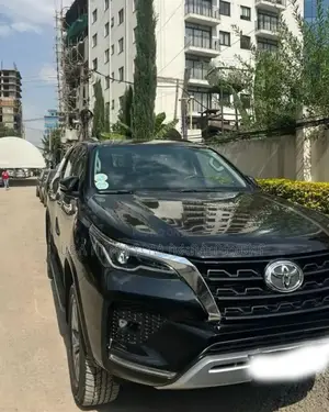 Toyota Fortuner 2023 Matt Black