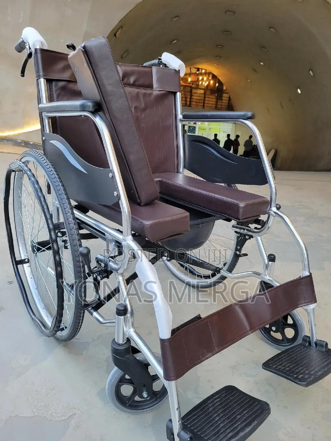 Toilet Wheelchair爾፬outdoor Use
Easily Foldable∞፰wheelchair፯叩wilcher