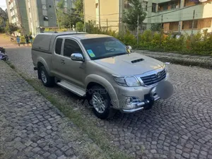 Toyota Hilux SR 4x4 2015 Blue
