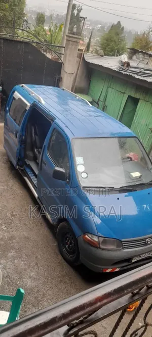Toyota HiAce 2003 Blue