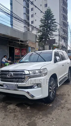 Toyota Land Cruiser 4.0 V6 GX-R 2014 White