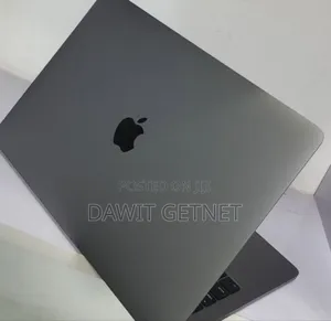 New Laptop Apple MacBook Pro 2017 8GB Intel Core I5 SSD 128GB
