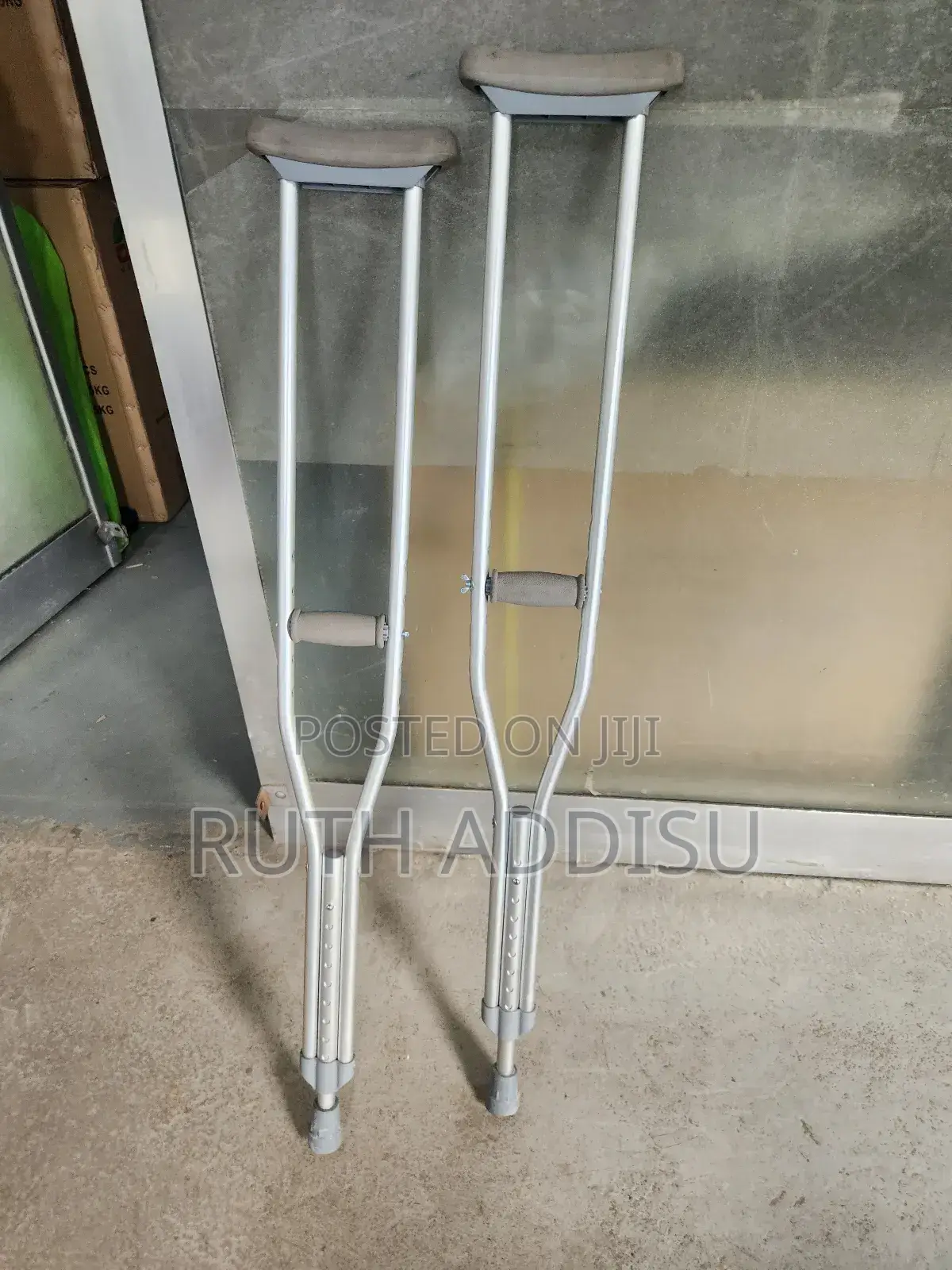 Crutches Axillary Bilateral丸及almunium Crutches延用crutches Almunium New