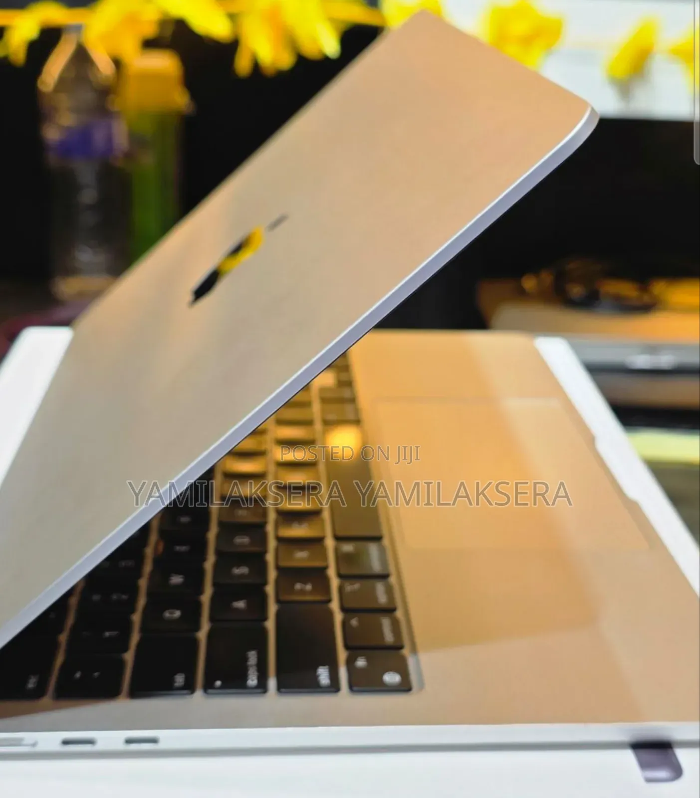 New Laptop Apple MacBook Air 2024 M3 16GB Intel Core M3 SSD 256GB