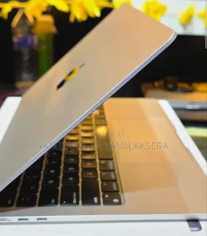 New Laptop Apple MacBook Air 2024 M3 16GB Intel Core M3 SSD 256GB