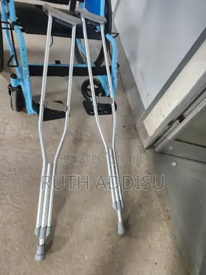Axillary Bilateral Crutches知識medical Almunium Stainless Crutches