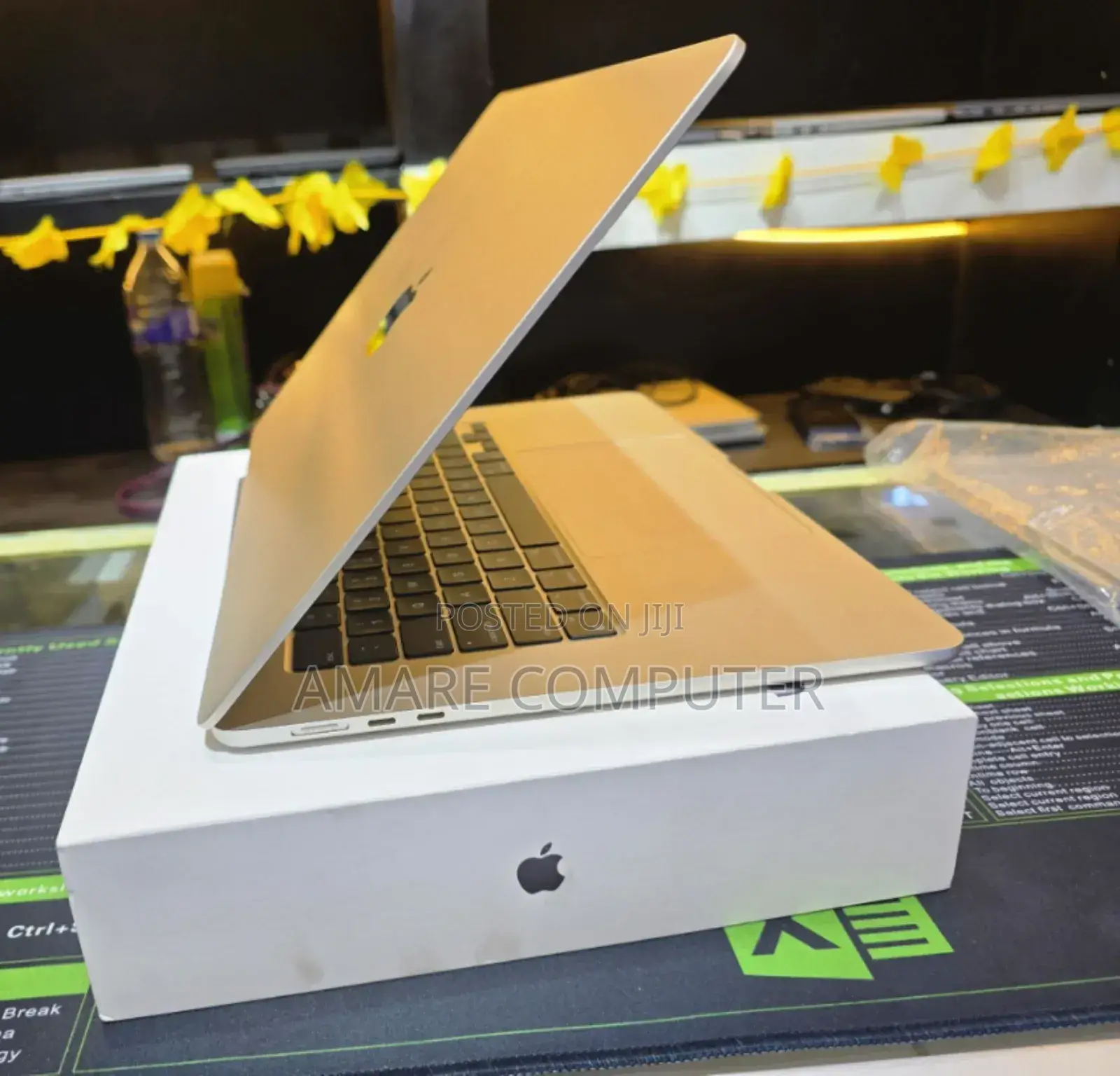 New Laptop Apple MacBook Air 2025 M4 15-Inch 8GB Apple M3 SSD 256GB