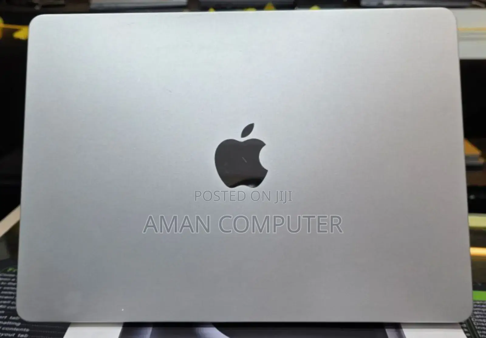New Laptop Apple MacBook Air 2022 M2 16GB Intel SSD 256GB