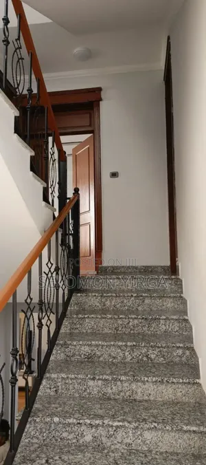 6bdrm House in አድስ አበባ, Bole for sale