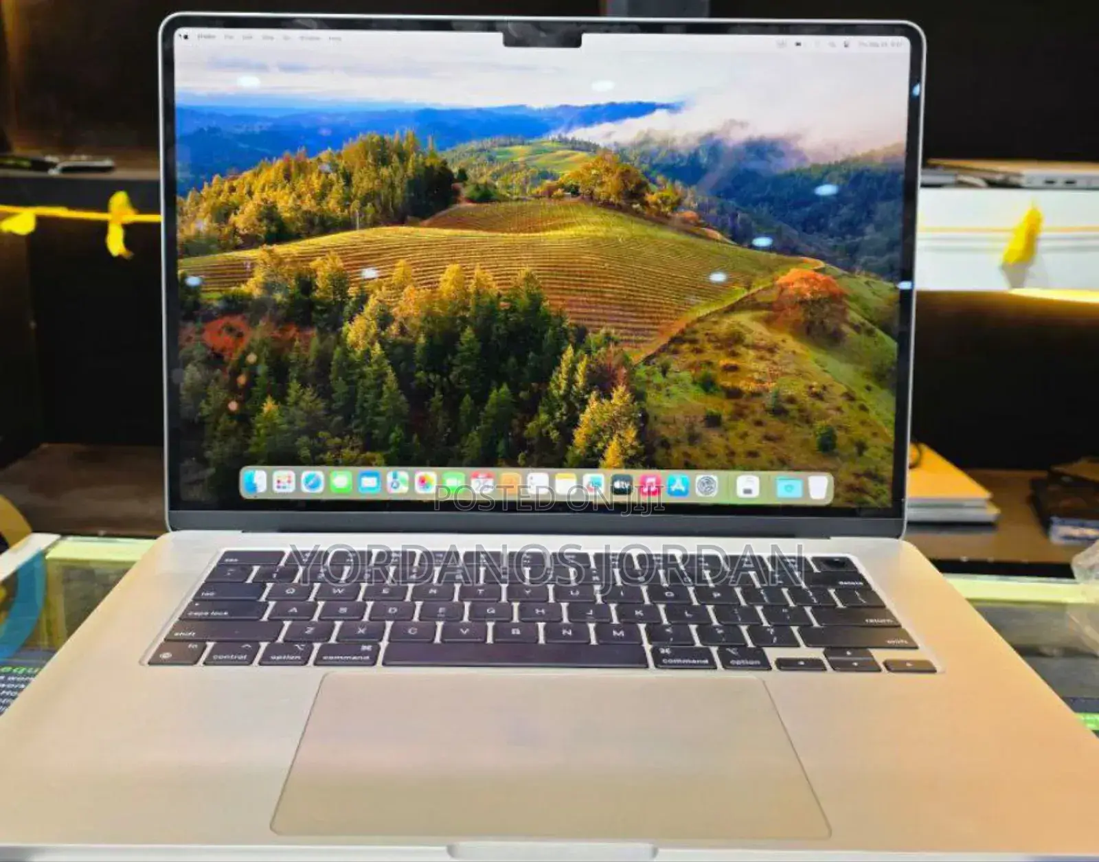 New Laptop Apple MacBook Air 2022 M2 16GB Apple M2 SSD 256GB