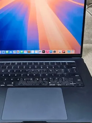 New Laptop Apple MacBook Air 2023 M2 8GB Apple M2 SSD 512GB