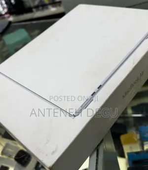 New Laptop Apple MacBook Air 2025 M4 13-Inch 16GB Apple M4 SSD 256GB